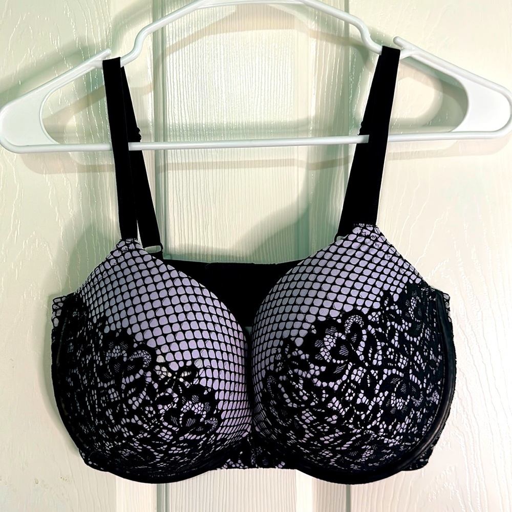 Victoria’s Secret push-up bra black/lavender size 36 DDD in excellent condition